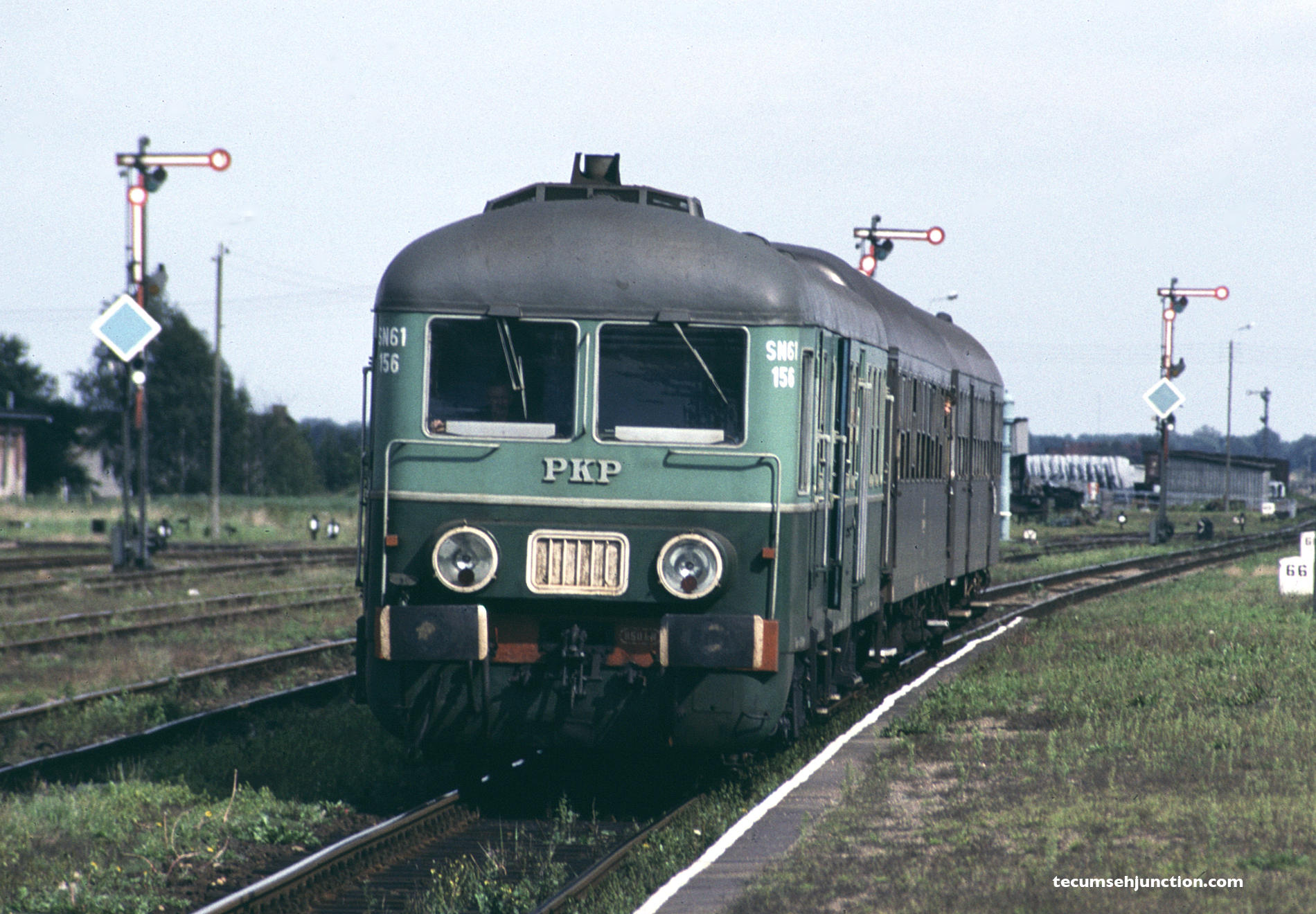 PKP SN61-156 arrives in Czersk, Poland on 07 September 1990
