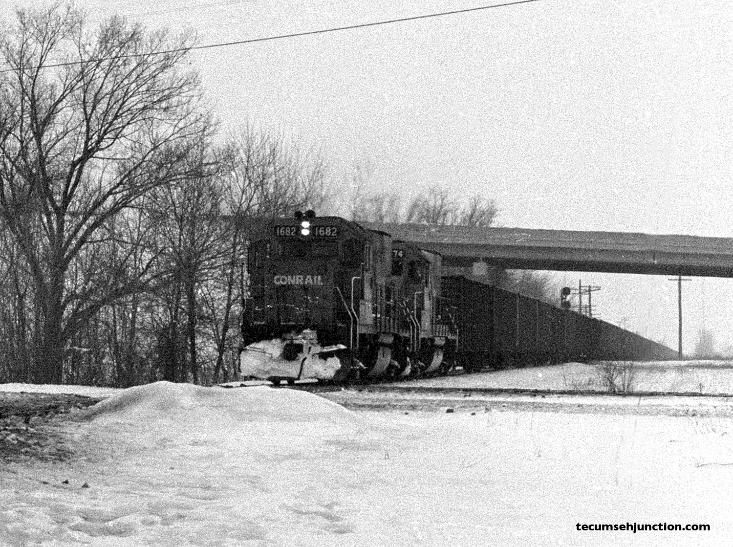 Conrail southbound at Alexis Tower, Toledo, OH January 1982
